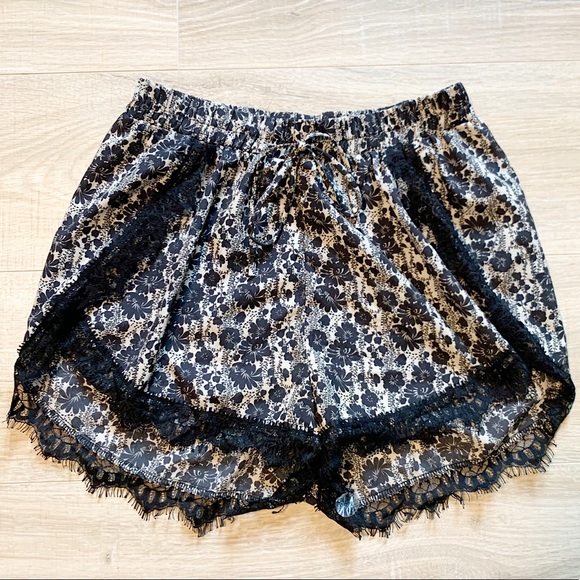 Ruby & Jenna Black Floral and Lace Fabric Shorts - Picture 1 of 3